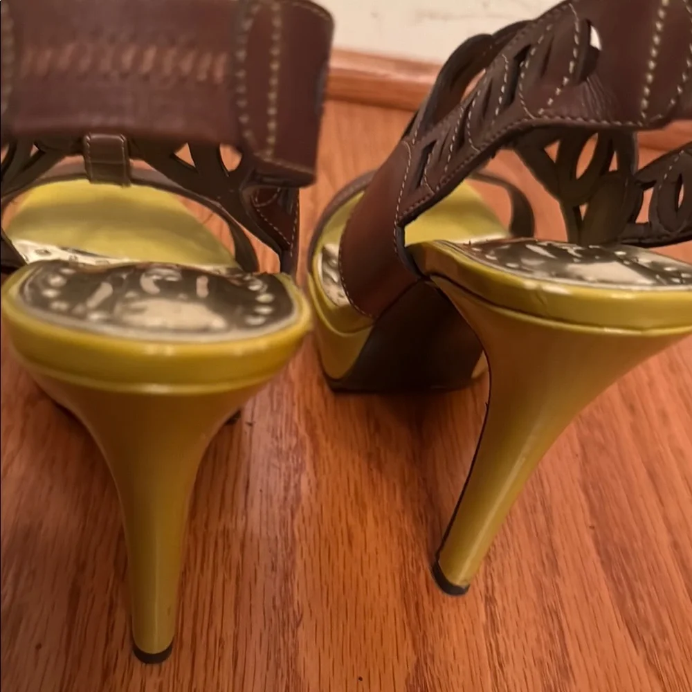 BCBGirls Brown and Yellow High Heels with Stiletto Sz 6.5‎